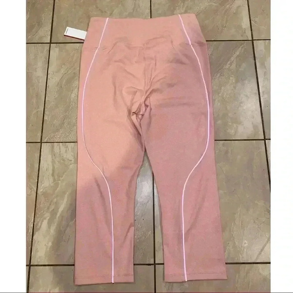 Good American The Electric Feel Crop Leggings - Picture 6 of 9